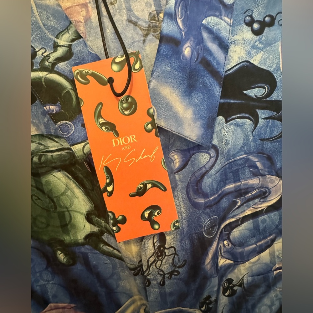 Dior X Kenny Scharf Silk Shirt Size
40(authentic 100%)